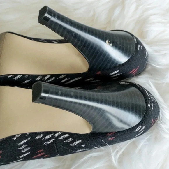 Madden Girl Black Ppep Toe Heels - Picture 4 of 5